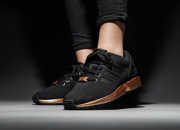 basket femme noir et doré