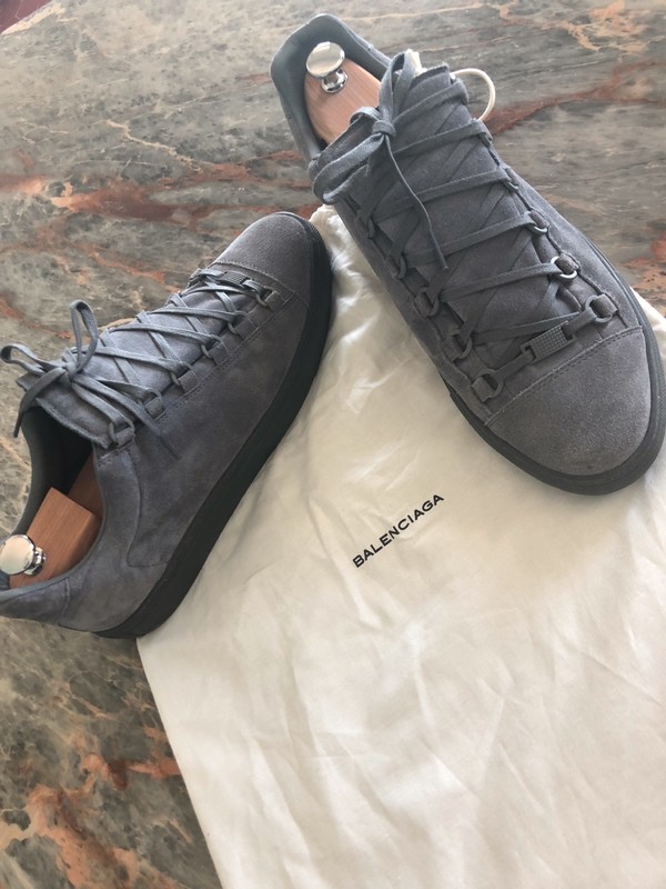 balenciaga grise daim