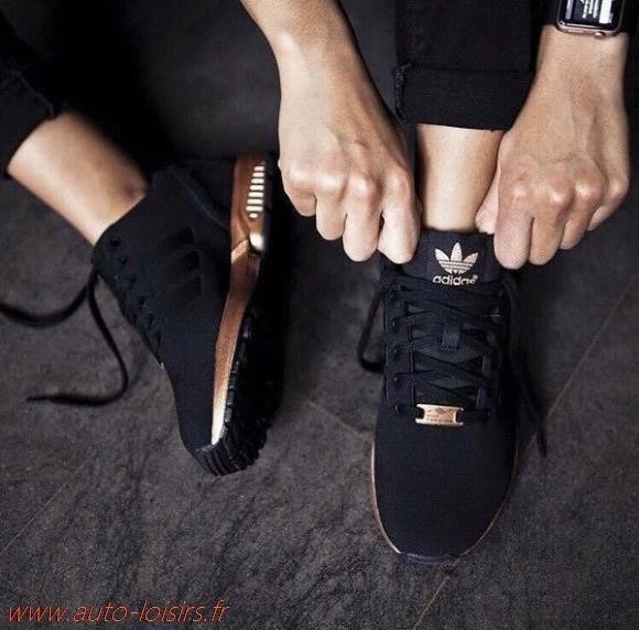 chaussure adidas noir et or femme