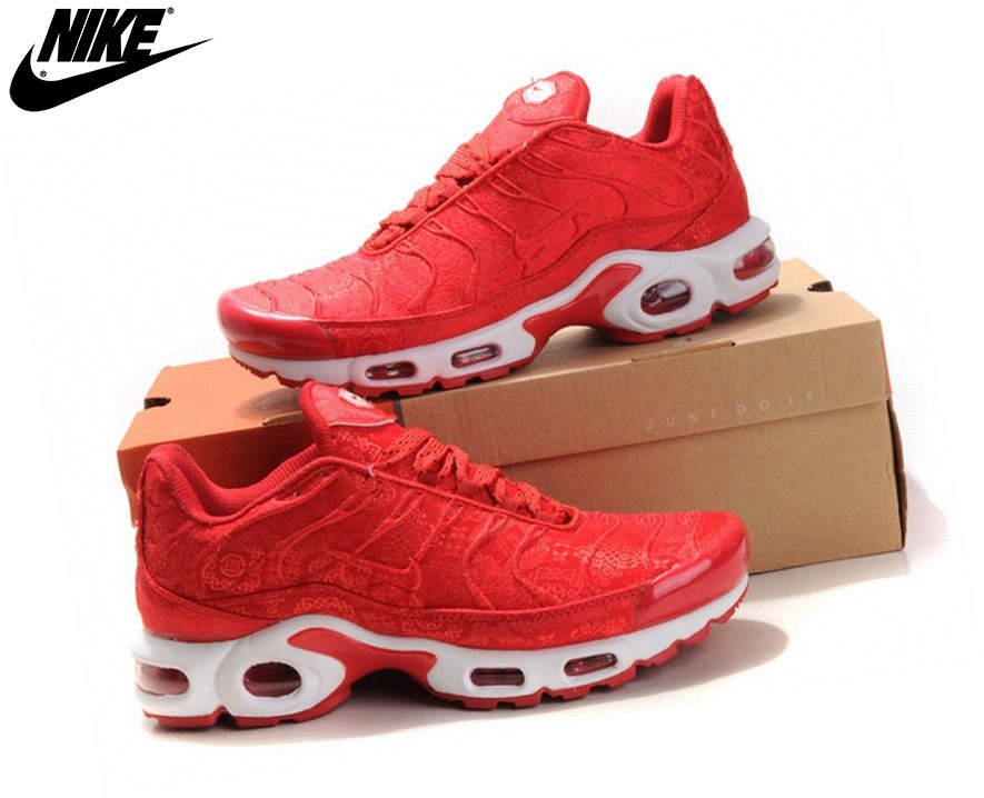 nike rouge femme